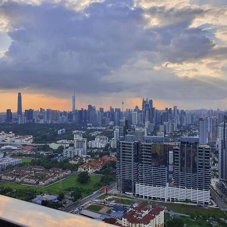 Reizz Residence By Luxury Suites Kuala Lumpur Esterno foto