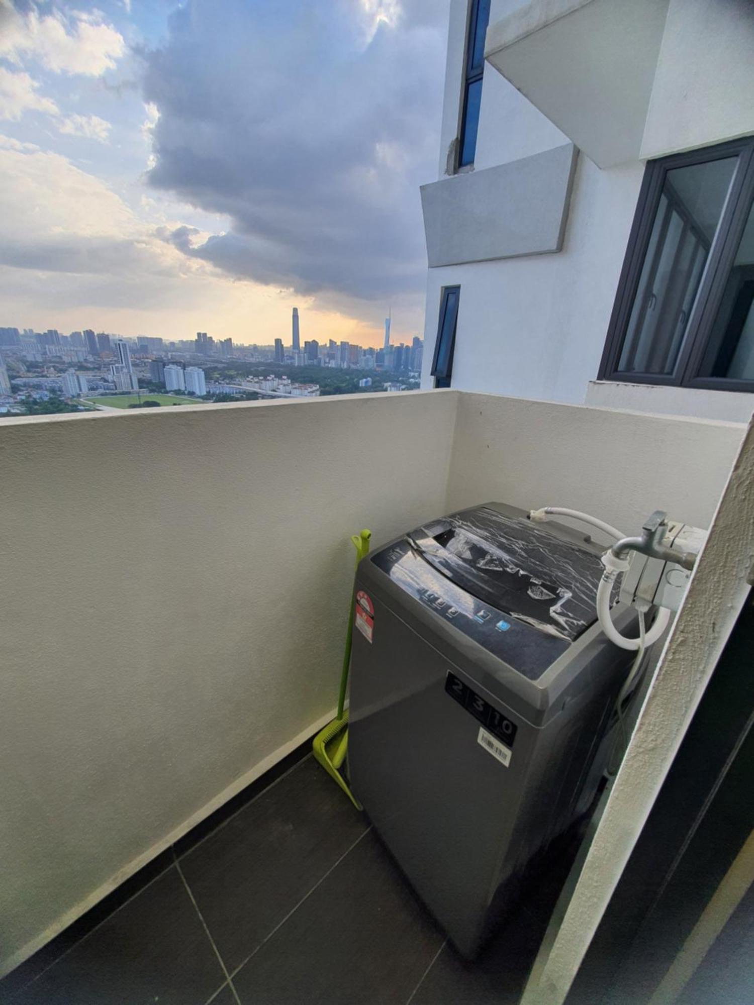 Reizz Residence By Luxury Suites Kuala Lumpur Esterno foto