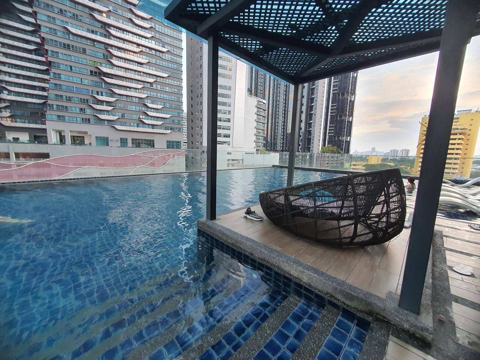 Reizz Residence By Luxury Suites Kuala Lumpur Esterno foto