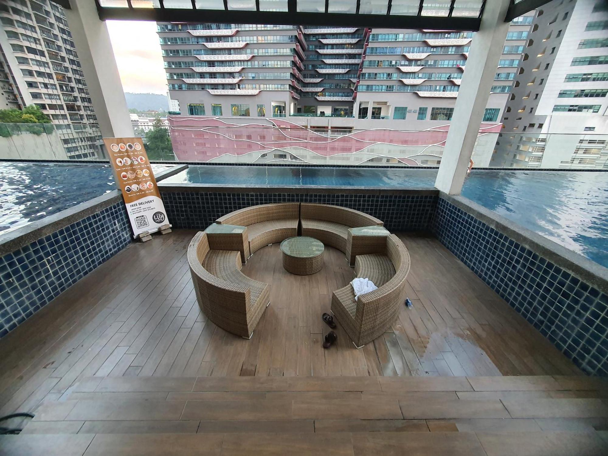 Reizz Residence By Luxury Suites Kuala Lumpur Esterno foto